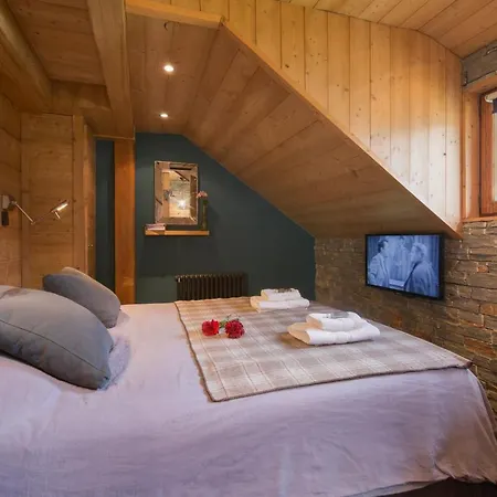 Sleeps 8 *