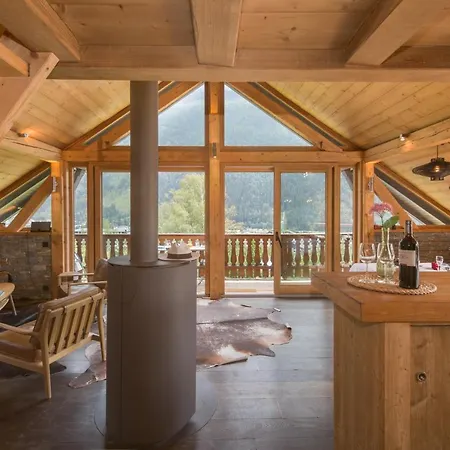 Sleeps 8 *