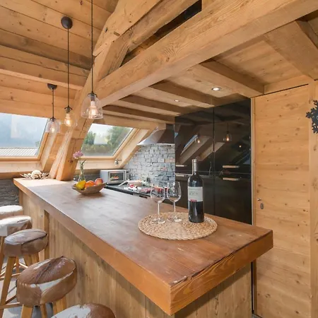 Sleeps 8 Chamonix