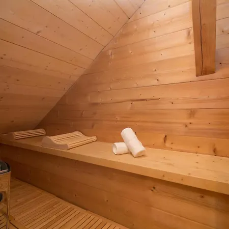 Sleeps 8 *